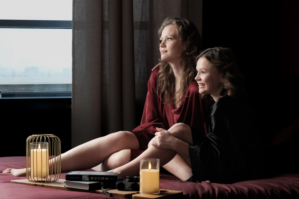 Заказать семейную фотосессию в студии с детьми в Екатеринбурге от Fashion Box
 – фото № 14