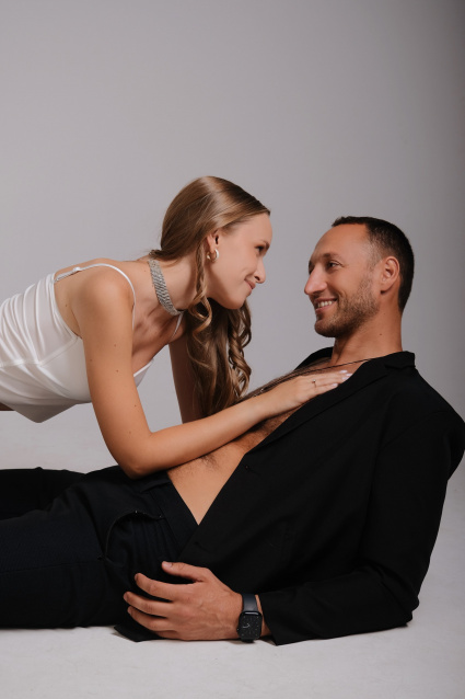 Заказать фотосессию Love Story в студии от сети фотостудий Fashion Box в Екатеринбурге

 – фото № 14