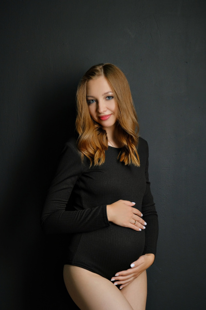 Заказать фотосессию для беременных в студии от компании Fashion Box в Екатеринбурге
 – фото № 41