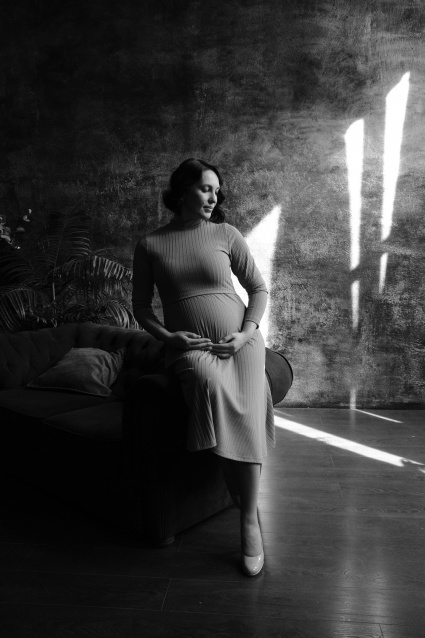 Заказать фотосессию для беременных в студии от компании Fashion Box в Екатеринбурге
 – фото № 31