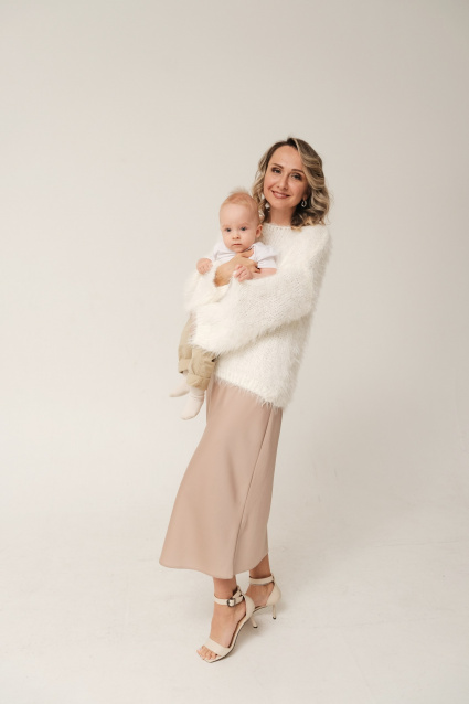 Заказать семейную фотосессию в студии с детьми в Екатеринбурге от Fashion Box
 – фото № 17