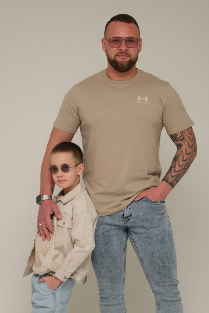 Заказать семейную фотосессию в студии с детьми в Екатеринбурге от Fashion Box
 – фото № 12