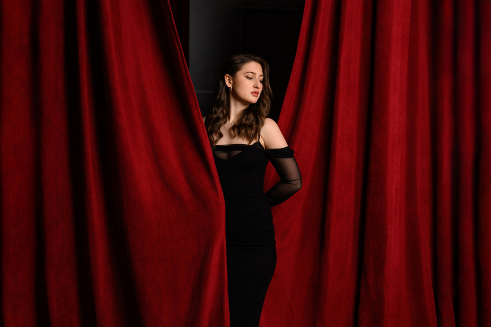 Заказать индивидуальную фотосессию в 2-х образах в Екатеринбурге по лучшим ценам от компании Fashion Box

 – фото № 4