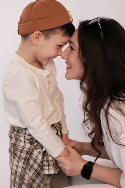 Заказать семейную фотосессию в студии с детьми в Екатеринбурге от Fashion Box
 – фото № 11