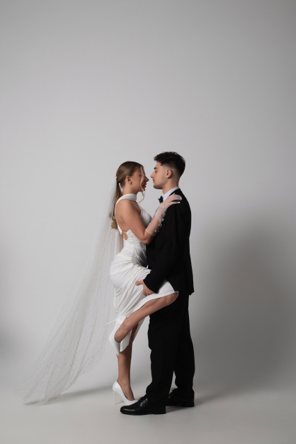 Свадебная фотосессия в Екатеринбурге — стиль, чувства и незабываемые кадры – фото № 10