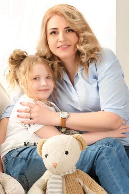 Заказать семейную фотосессию в студии с детьми в Екатеринбурге от Fashion Box
 – фото № 58