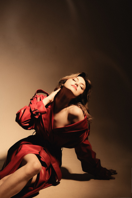 Заказать индивидуальную фотосессию в 2-х образах в Екатеринбурге по лучшим ценам от компании Fashion Box

 – фото № 29