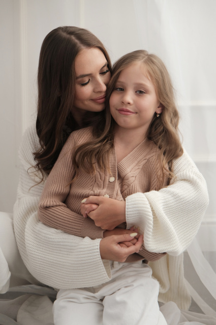 Заказать семейную фотосессию в студии с детьми в Екатеринбурге от Fashion Box
 – фото № 3